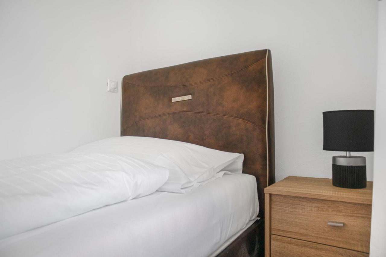 Superb 7Br Shared Apartment- Near Hauptbahnhof Vienna Luaran gambar