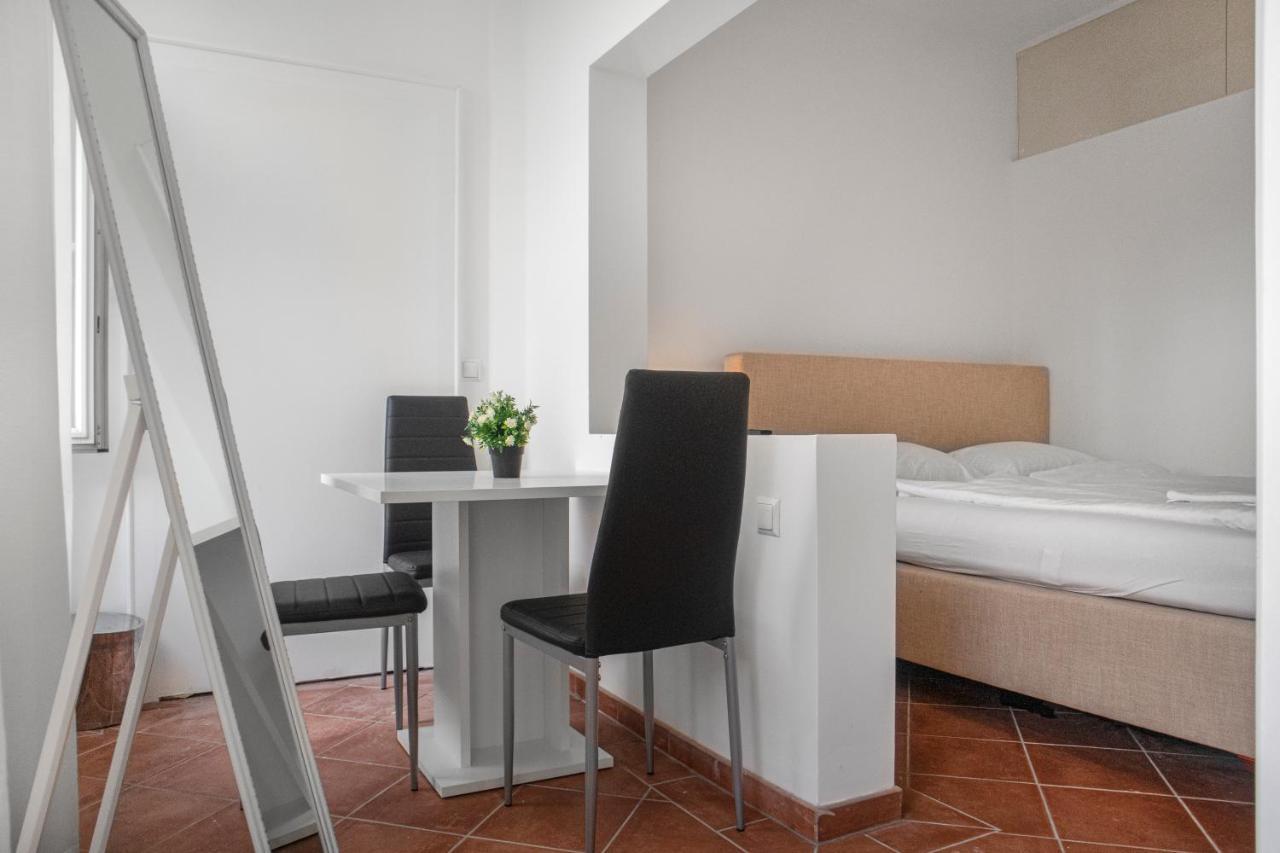 Superb 7Br Shared Apartment- Near Hauptbahnhof Vienna Luaran gambar