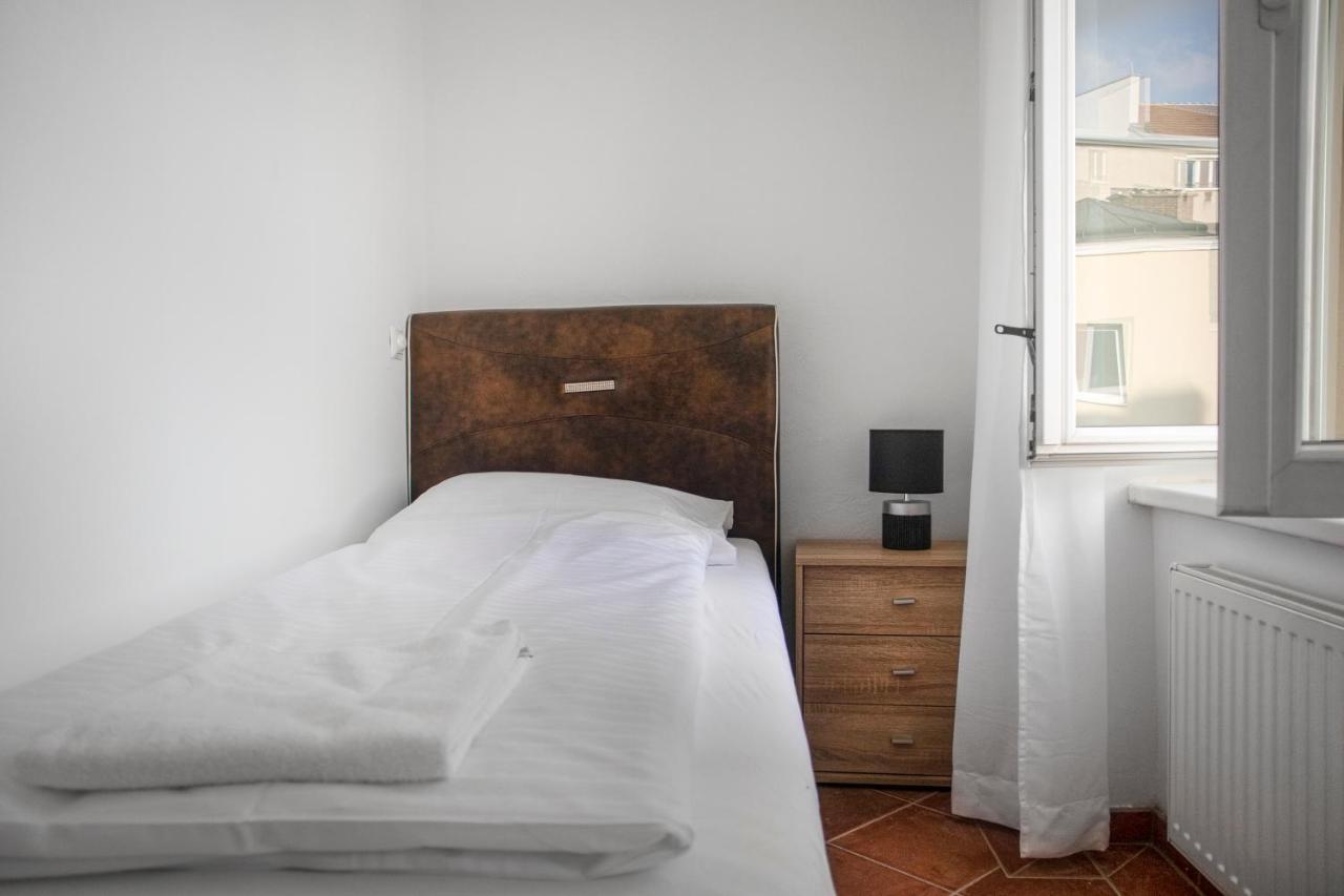 Superb 7Br Shared Apartment- Near Hauptbahnhof Vienna Luaran gambar