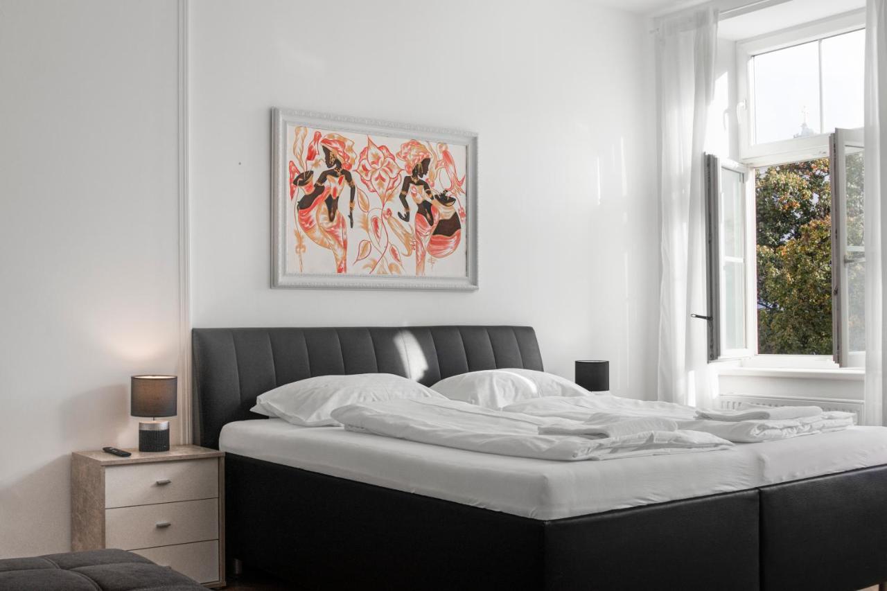 Superb 7Br Shared Apartment- Near Hauptbahnhof Vienna Luaran gambar