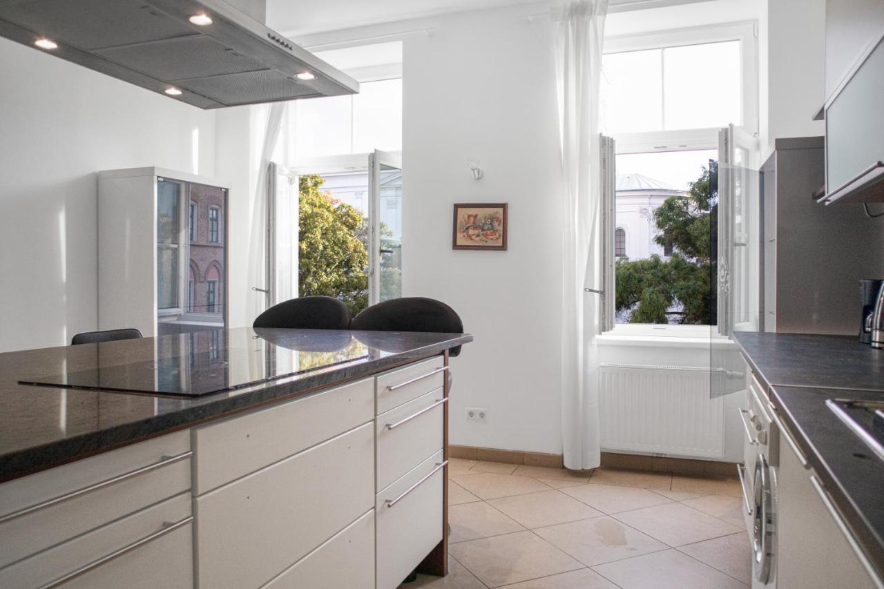 Superb 7Br Shared Apartment- Near Hauptbahnhof Vienna Luaran gambar